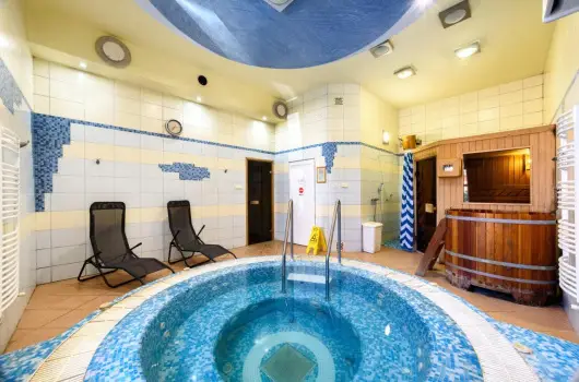 Hotel N�gy �vszak, Hajd�szoboszl�