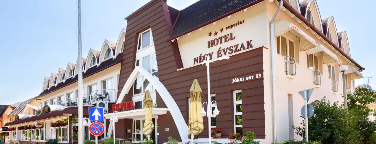 Hotel Ngy vszak Hajdszoboszl - Kt nnep kztt