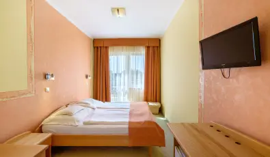 Hotel Ngy vszak Hajdszoboszl