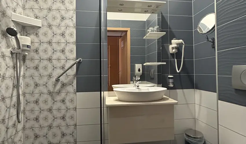 Hotel Ngy vszak Hajdszoboszl