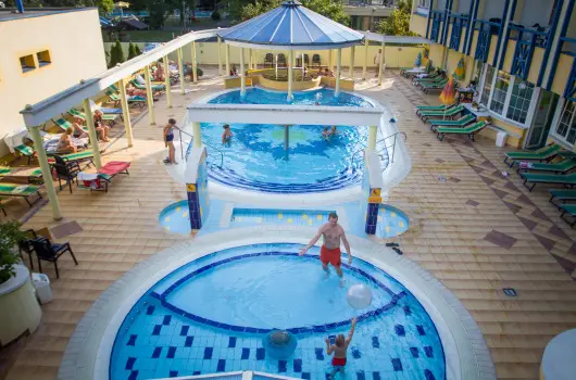 Hotel Rudolf, Hajd�szoboszl�