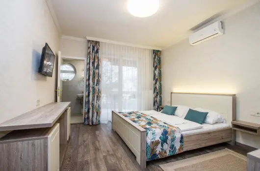 J�rja Panzi�, Hajd�szoboszl�