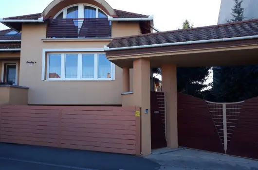 Napsugr Kenzy Lux Apartman Vendghzak, Hajdszoboszl