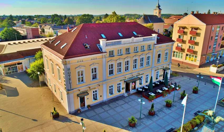 Nelson Hotel Hajd�szoboszl�