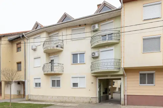 Skorpi� Lak3, Hajd�szoboszl�