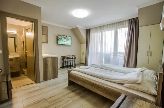 Skorpi� Lak, Hajd�szoboszl�