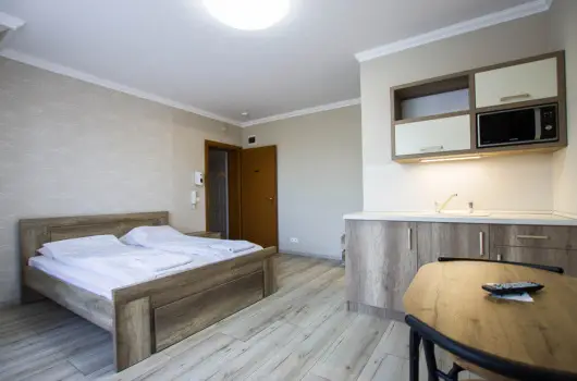 Skorpi� Lak, Hajd�szoboszl�